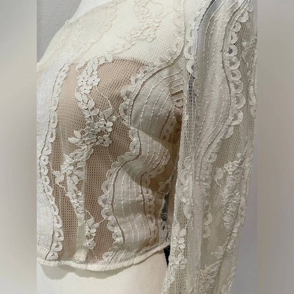 FOREVER 21 Lace Cream Lace Top Size Large
